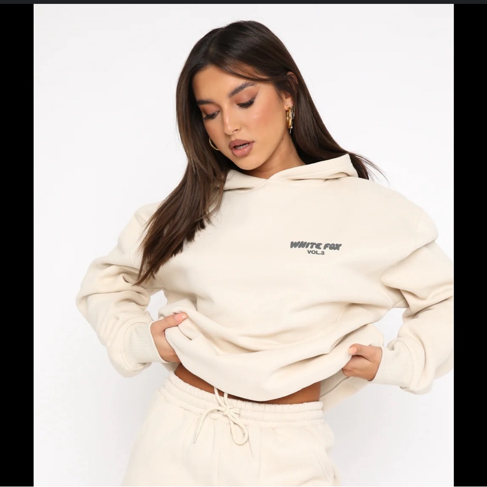 White Fox Offstage Hoodie (Color Pebble)